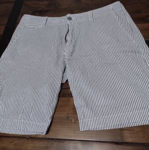 Gap seersucker shorts